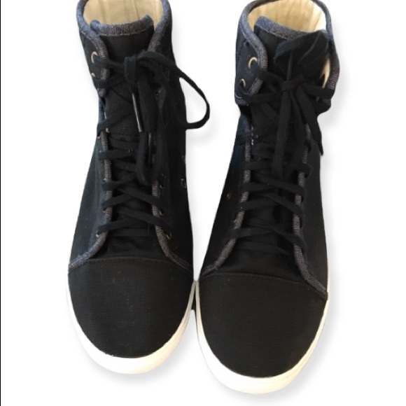 Vans Shoes - Vans Black High Top Skate Shoes 11